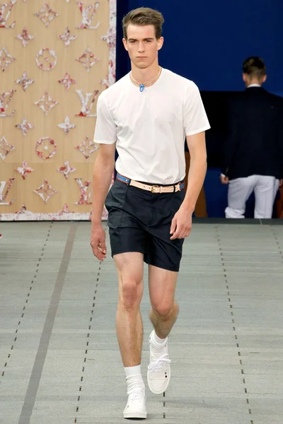 Look 6
